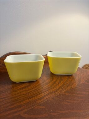 Vintage Pyrex refrigerator dishes 501-B 1 1/2 cup  yellow NO LIDS